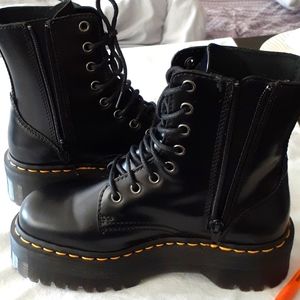 Ladies boots